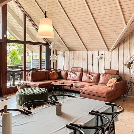 4 Bedroom Stunning Home In Humble Casa de Férias *