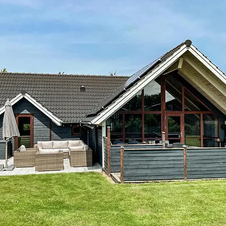 Дом отдыха 4 Bedroom Stunning In Хамбл